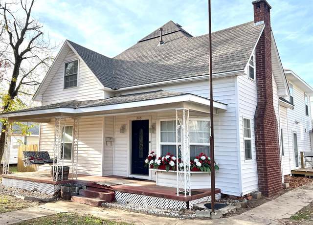 Property at 318 N Hinckley, Holdenville, OK 74848, 5 beds, 3.5 baths