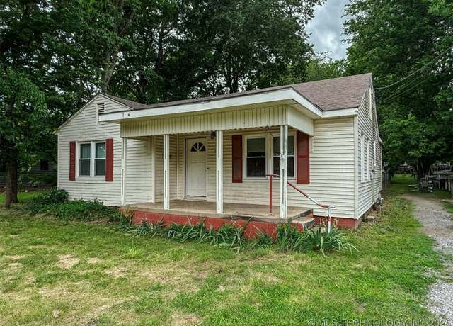 Property at 510 S State Ave, Tahlequah, OK 74464, 2 beds, 2 baths