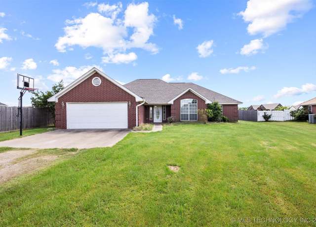 Property at 205 Summit, Durant, OK 74701, 3 beds, 2 baths