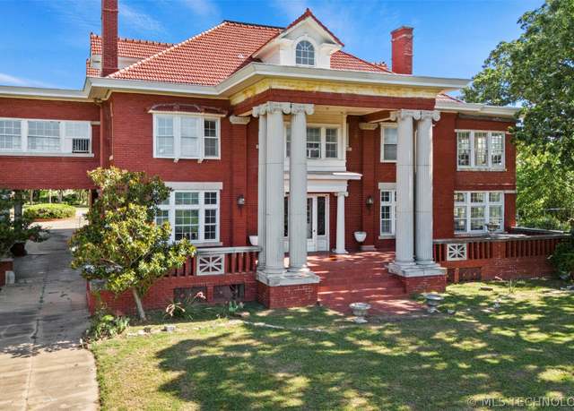 Property at 1312 E 9th, Ada, OK 74820, 6 beds, 5.5 baths