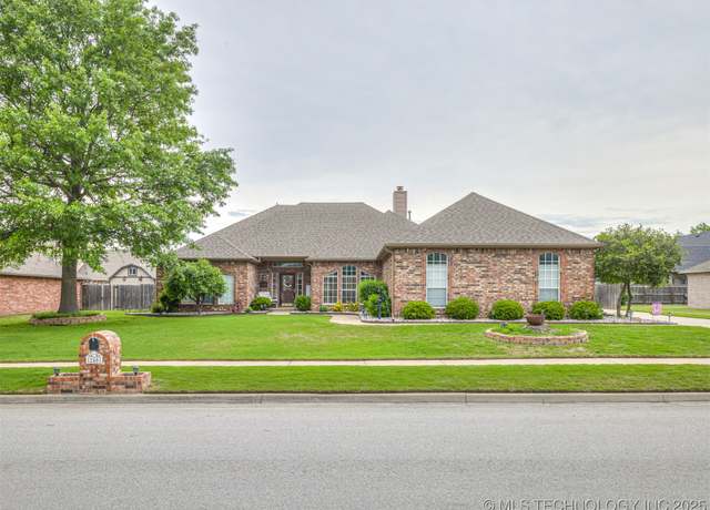 Property at 12401 E 79th Ct N, Owasso, OK 74055, 3 beds, 2.5 baths