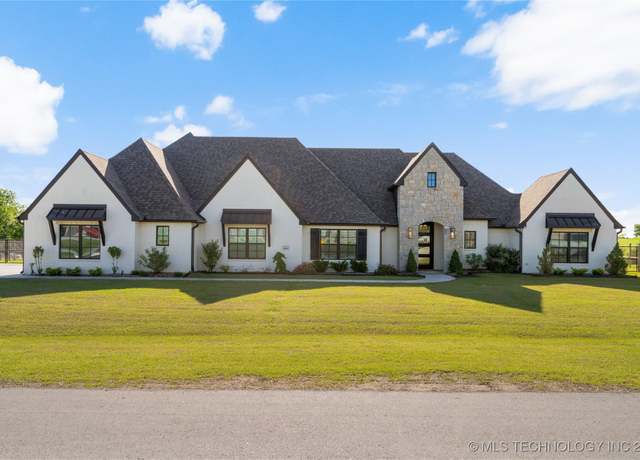 Property at 10616 N 81st EastPlace, Owasso, OK 74055, 4 beds, 3.5 baths
