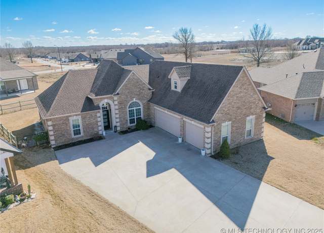 Property at 30920 E 65th St S, Broken Arrow, OK 74014, 4 beds, 2 baths