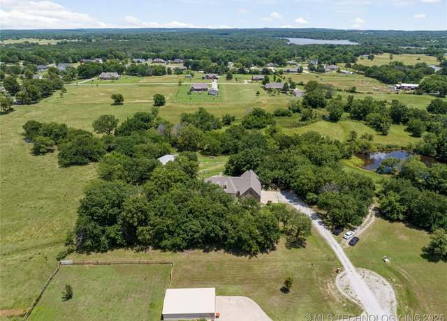 Property at 13559 E 463 Rd, Claremore, OK 74017, 4 beds, 3.5 baths