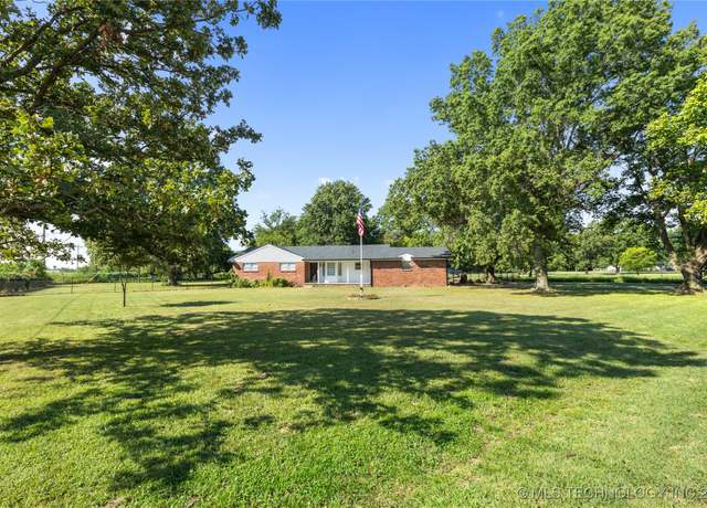 Property at 5950 E Everetts Pt, Oologah, OK 74053, 4 beds, 2 baths