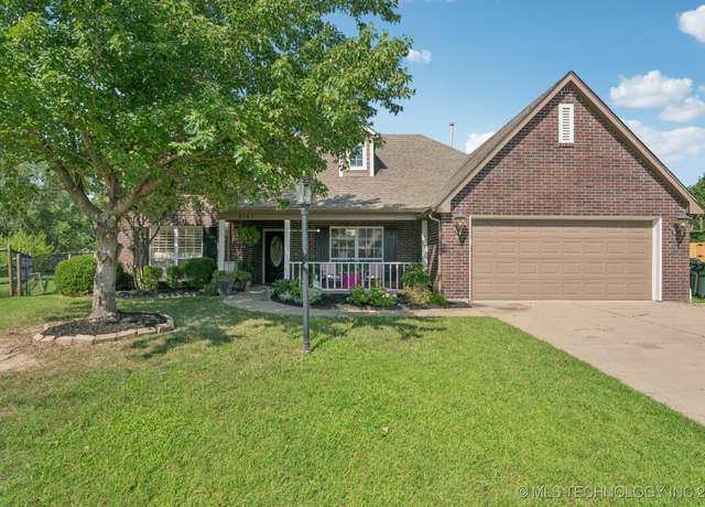 Property at 8702 N 140th EastCourt, Owasso, OK 74055, 4 beds, 2.5 baths