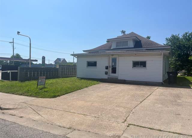 Property at 1026 E Line Ave, Sapulpa, OK 74066, 2 beds, 2 baths