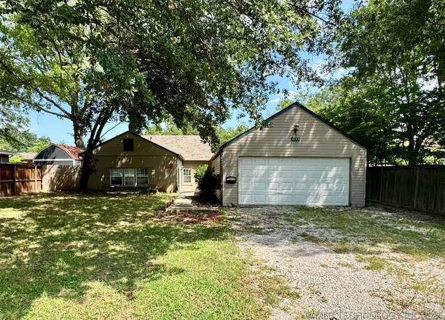 Property at 2623 E 55th Pl, Tulsa, OK 74105, 3 beds, 2 baths