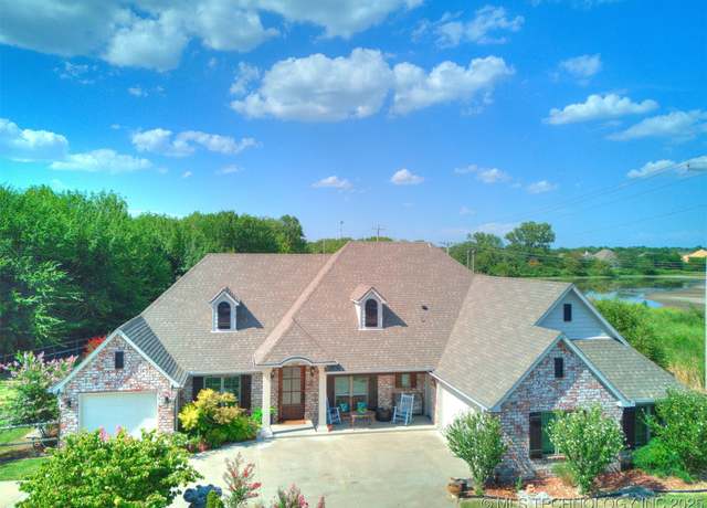 Property at 8018 N 144th Ave E, Owasso, OK 74055, 3 beds, 2.5 baths
