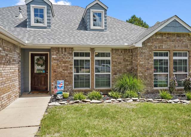 Property at 8939 N 139th EastAvenue, Owasso, OK 74055, 3 beds, 2 baths