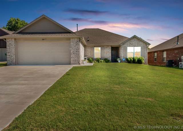 Property at 16 S Rosewood Cir, Sapulpa, OK 74066, 3 beds, 2 baths