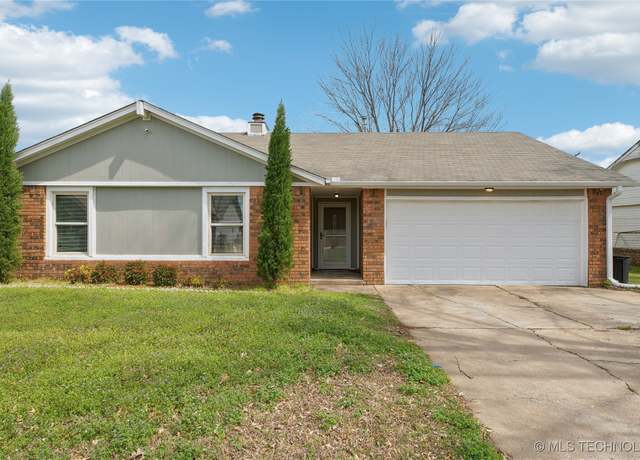 Property at 313 S Fairfax Ave, Skiatook, OK 74070, 3 beds, 2 baths