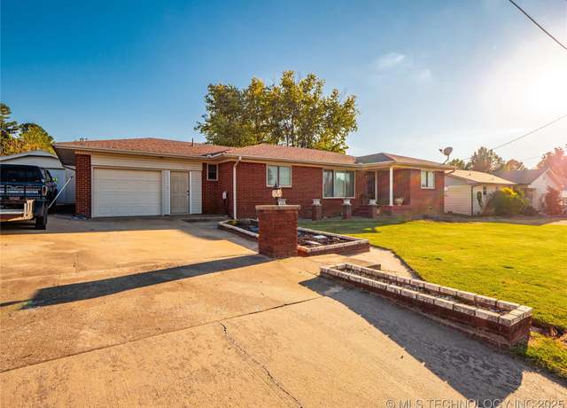 Property at 1208 E Reynolds, Mcalester, OK 74501, 4 beds, 2 baths