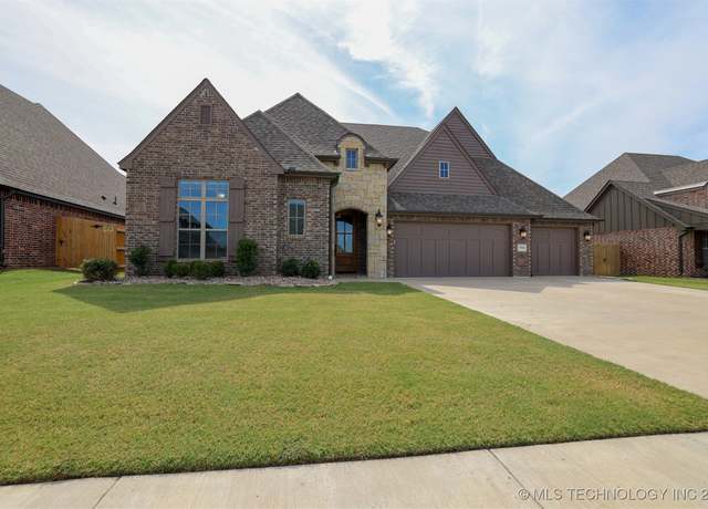Property at 7910 N 149th EastAvenue, Owasso, OK 74055, 3 beds, 2.5 baths