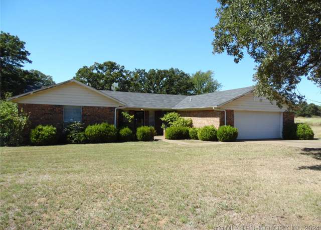 Property at 4866 Carter Rd, Ardmore, OK 73401, 3 beds, 2.5 baths