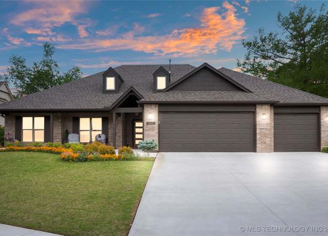 Property at 8706 S 72nd EastAvenue, Tulsa, OK 74133, 4 beds, 2 baths