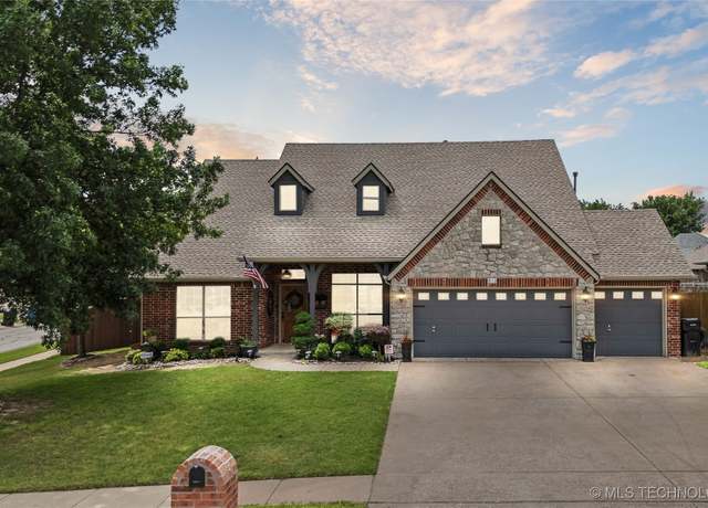 Property at 813 E Seattle St, Broken Arrow, OK 74012, 4 beds, 3 baths