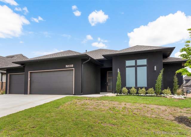 Property at 2985 E 146th St S, Bixby, OK 74008, 3 beds, 2.5 baths