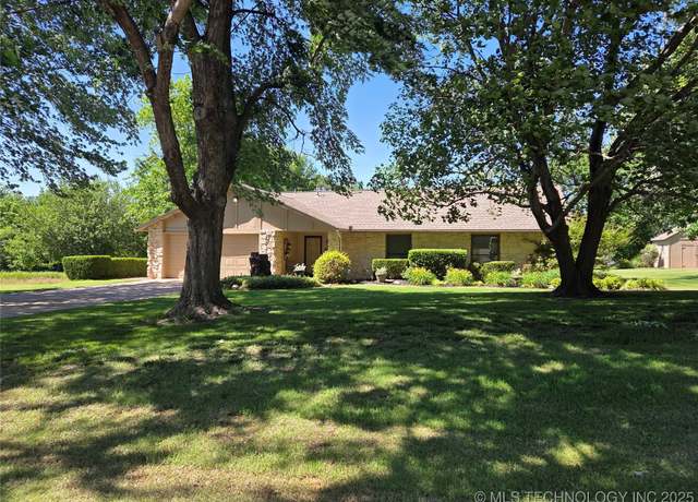 Property at 20941 E 102nd St S, Broken Arrow, OK 74014, 4 beds, 2 baths