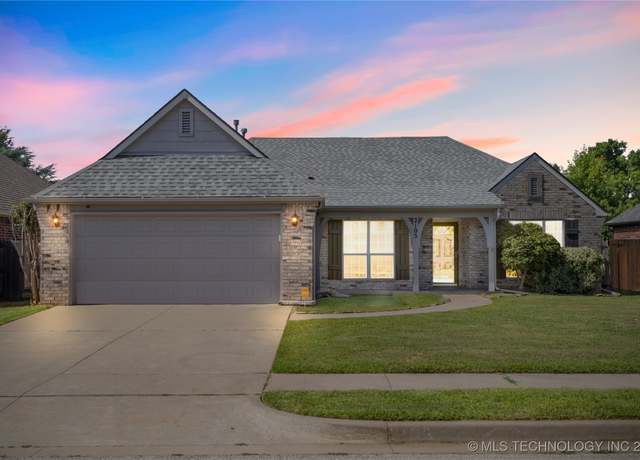 Property at 2103 W F Ct, Jenks, OK 74037, 3 beds, 2 baths