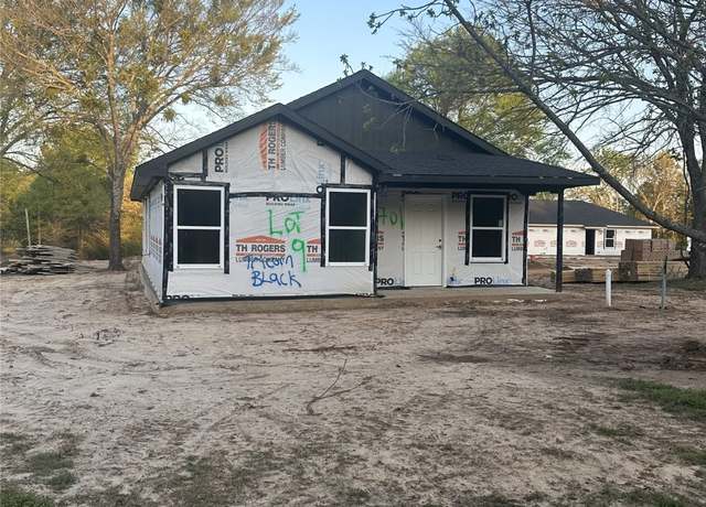 Property at 701 Mitchell, Colbert, OK 74733, 3 beds, 2 baths