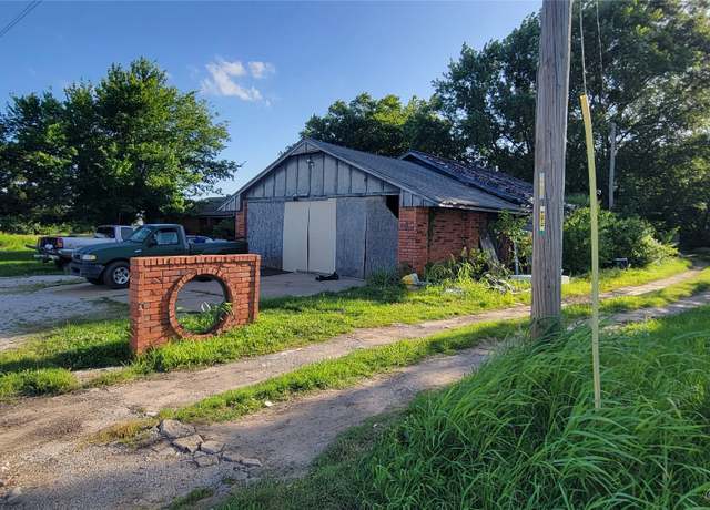 Property at 17096 S Yale Ave, Bixby, OK 74008, 2 beds, 1.5 baths