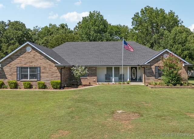 Property at 14177 E Hickory Dr, Claremore, OK 74019, 3 beds, 2.5 baths