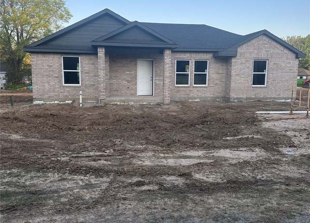 Property at 707 Mitchell, Colbert, OK 74733, 3 beds, 2 baths