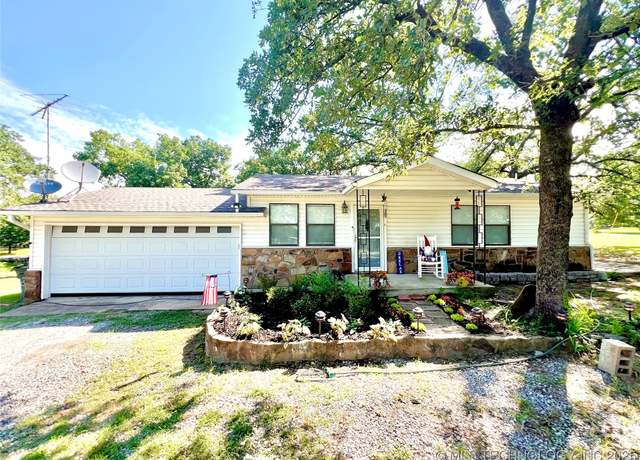 Property at 429937 E 1159 Rd, Porum, OK 74455, 2 beds, 2 baths
