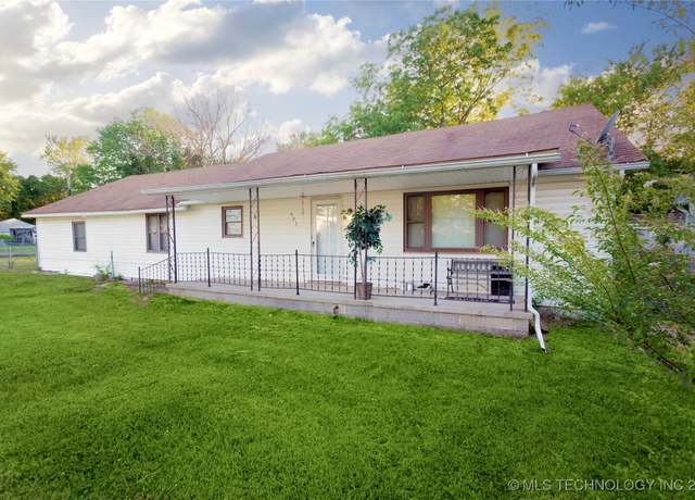 Property at 407 Monroe St, Savanna, OK 74462, 4 beds, 2 baths
