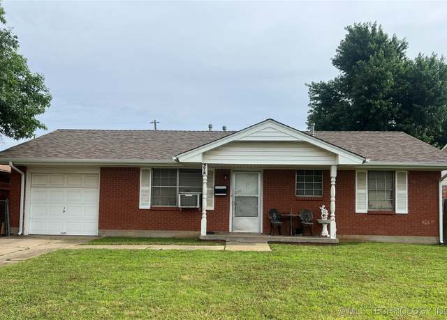Property at 975 SW 4th, Moore, OK 73160, 3 beds, 1 bath