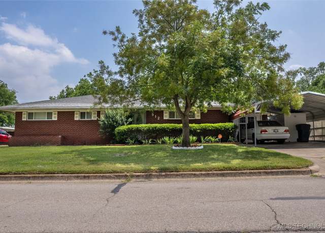 Property at 912 Maxwell NW, Ardmore, OK 73401, 3 beds, 2 baths