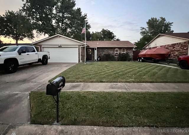 Property at 11515 E 64th St, Broken Arrow, OK 74012, 3 beds, 2 baths