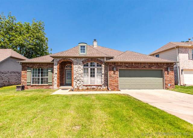 Property at 3708 W Detroit St, Broken Arrow, OK 74012, 3 beds, 2 baths