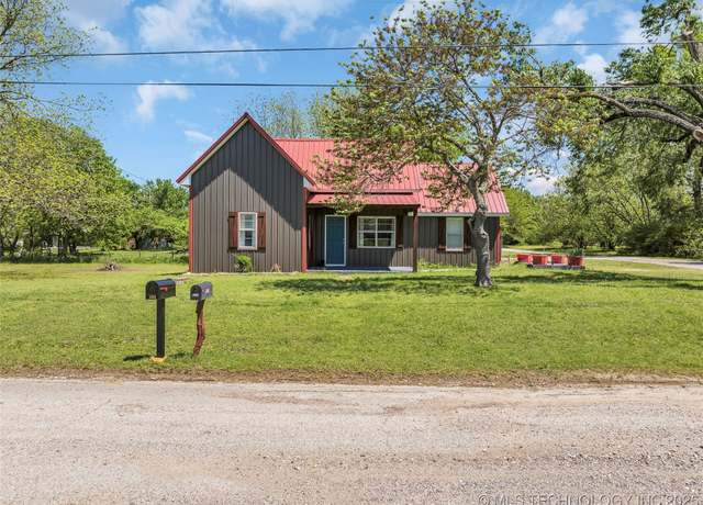 Property at 501 N 7th St, Roff, OK 74865, 2 beds, 1.5 baths