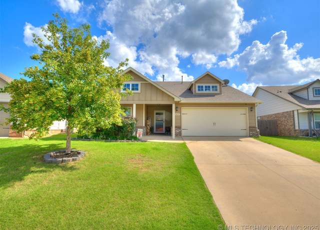 Property at 3409 E Quebec St, Broken Arrow, OK 74014, 3 beds, 2 baths