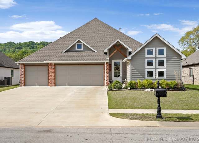 Property at 19148 E Chinquapin Dr, Catoosa, OK 74015, 3 beds, 2.5 baths