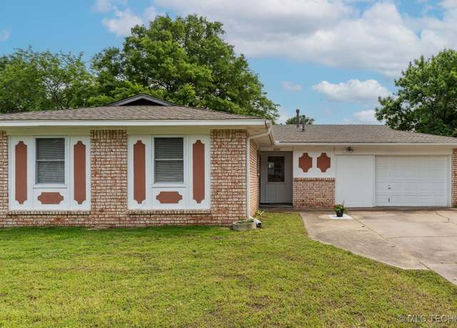 Property at 1117 W Chambers Ct, Claremore, OK 74017, 3 beds, 1.5 baths