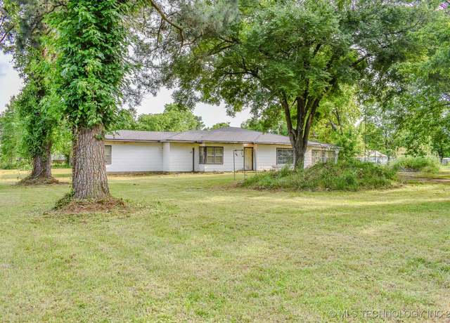 Property at 1108 E Bluff, Hugo, OK 74743, 4 beds, 2 baths
