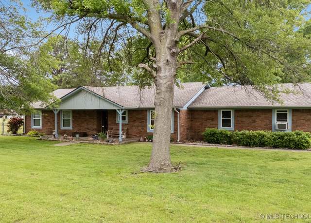 Property at 11456 E Southern Hills Rd, Claremore, OK 74019, 3 beds, 2 baths