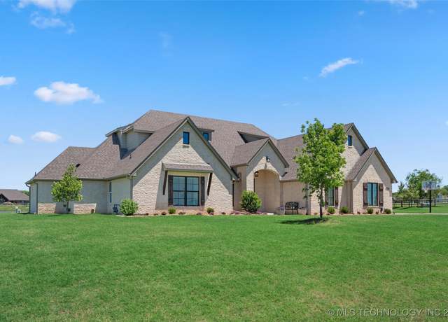 Property at 8209 N 150th Ave E, Owasso, OK 74055, 4 beds, 4 baths