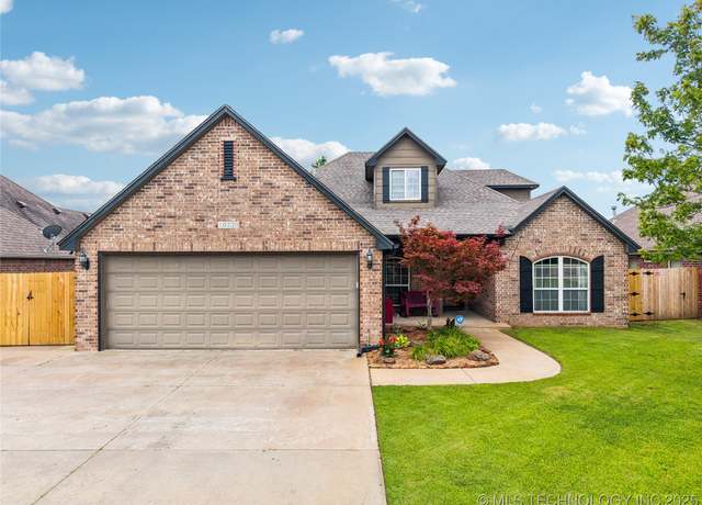Property at 10220 N 119th EastAvenue, Owasso, OK 74055, 4 beds, 3 baths