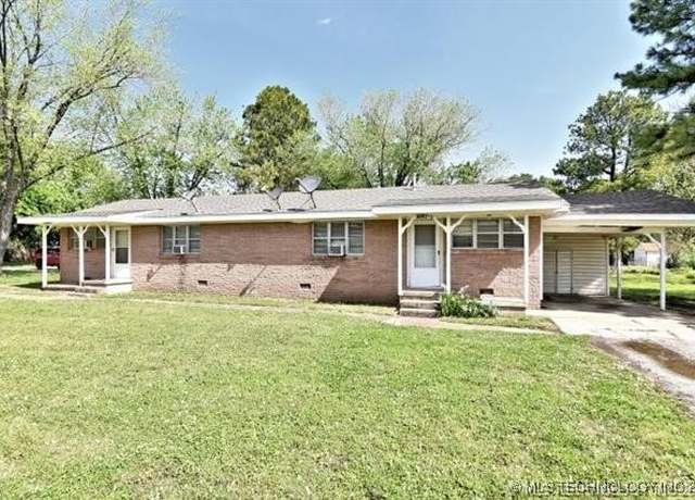 Property at 1120 S Wood Ave, Hominy, OK 74035, 3 beds, 2 baths