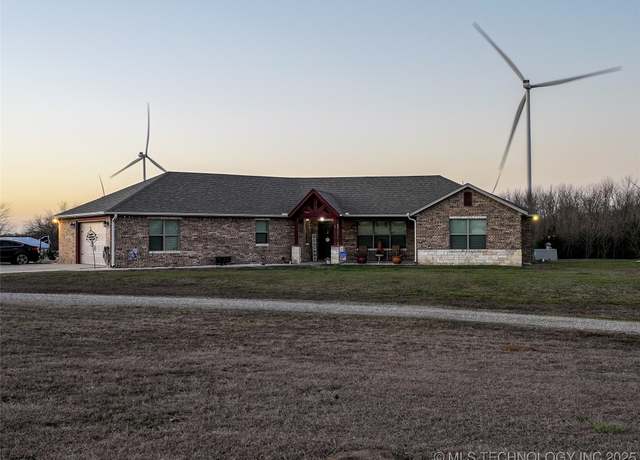 Property at 2484 Standifer, Sulphur, OK 73086, 3 beds, 2.5 baths