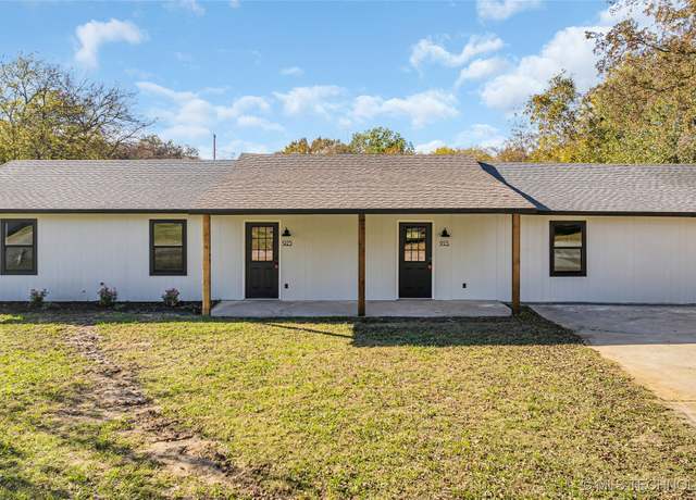 Property at 925 C St SW, Ardmore, OK 73401, 3 beds, 2 baths