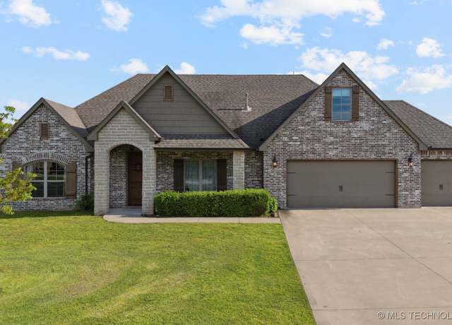 Property at 14902 E Fieldstone Dr N, Claremore, OK 74017, 4 beds, 2 baths