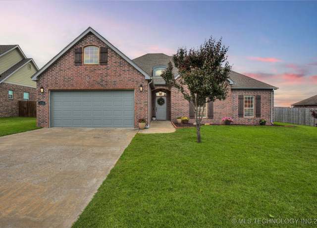 Property at 2510 Waterford Ct, Bartlesville, OK 74006, 4 beds, 2 baths