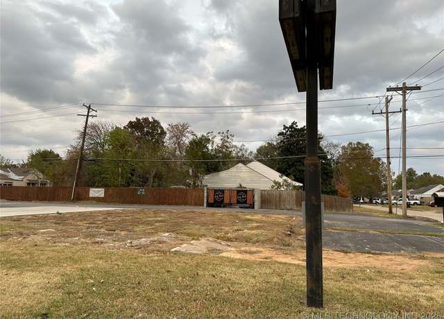 Property at 700 N York St, Muskogee, OK 74403