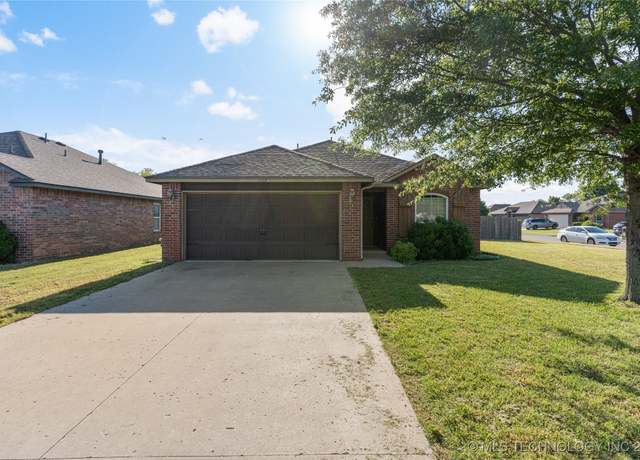 Property at 13307 N 131st EastAvenue, Collinsville, OK 74021, 3 beds, 2 baths