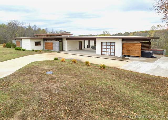 Property at 27400 S 614 Rd, Grove, OK 74344, 5 beds, 5 baths